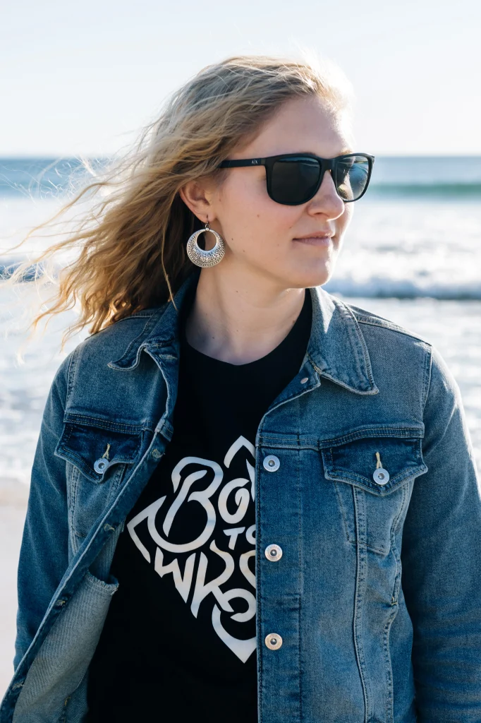 Quay vs Ray-Ban: Which Sunglasses Are Worth the Money? 3 trendy oversized Quay sunglasses.